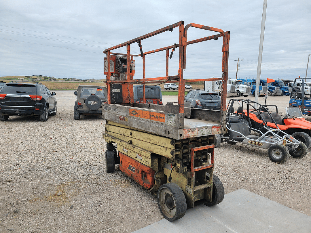 Image of JLG 2030ES Primary image