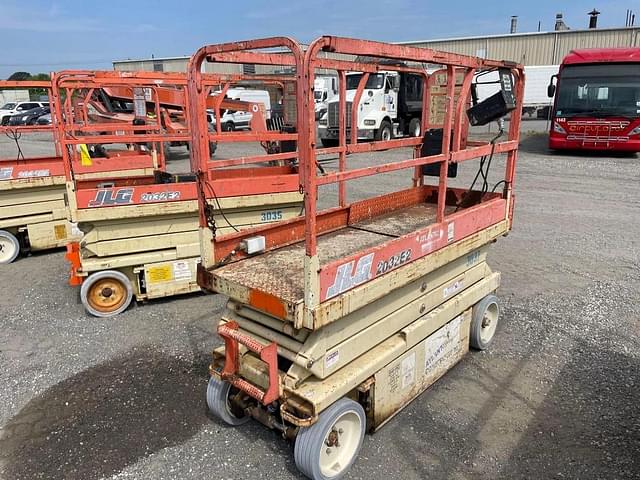 Image of JLG 2032E2 equipment image 1