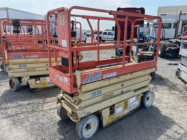 Image of JLG 2032E2 equipment image 3
