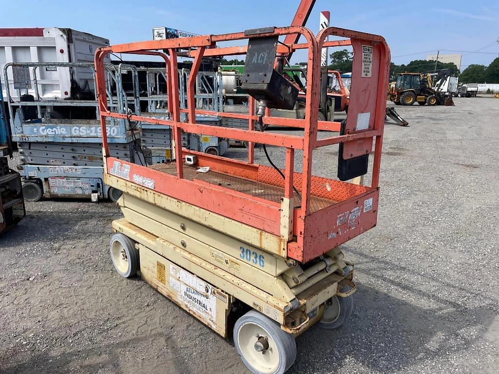 Image of JLG 2032E2 Primary image