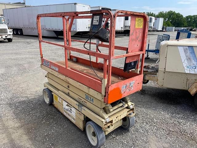Image of JLG 2032E2 equipment image 3