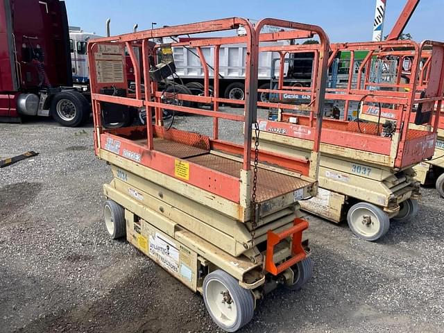 Image of JLG 2032E2 equipment image 1