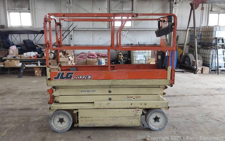 Image of JLG 2032E2 Primary Image