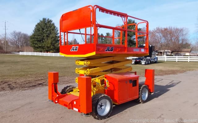 Image of JLG 260MRT equipment image 3