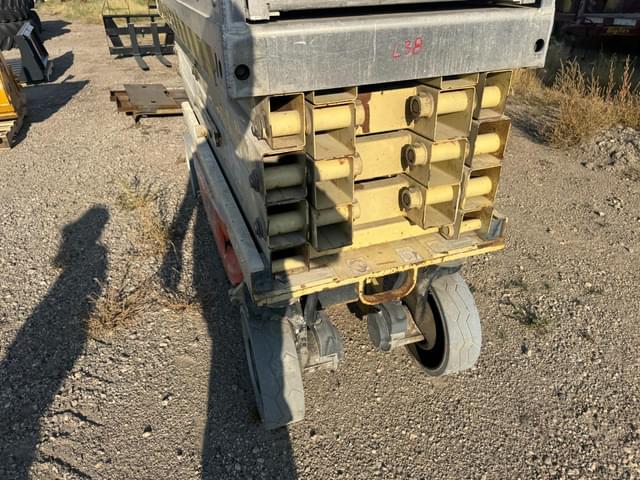 Image of JLG 2630ES equipment image 1