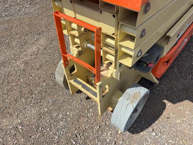 Image of JLG 2632E2 equipment image 4