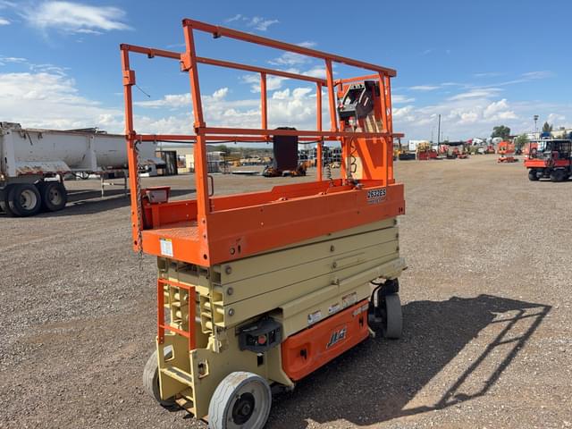 Image of JLG 2632E2 equipment image 2