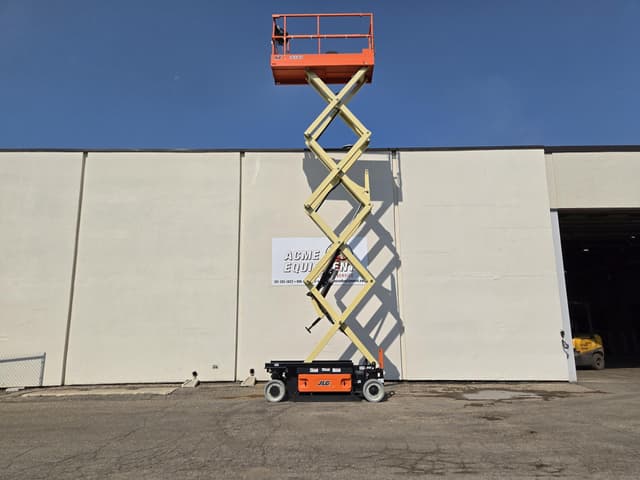 Image of JLG 2632ES equipment image 2