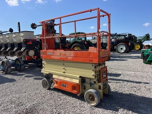 Image of JLG 2632ES equipment image 2