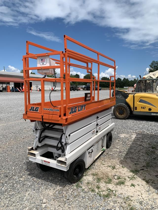 Image of JLG 2030 equipment image 3