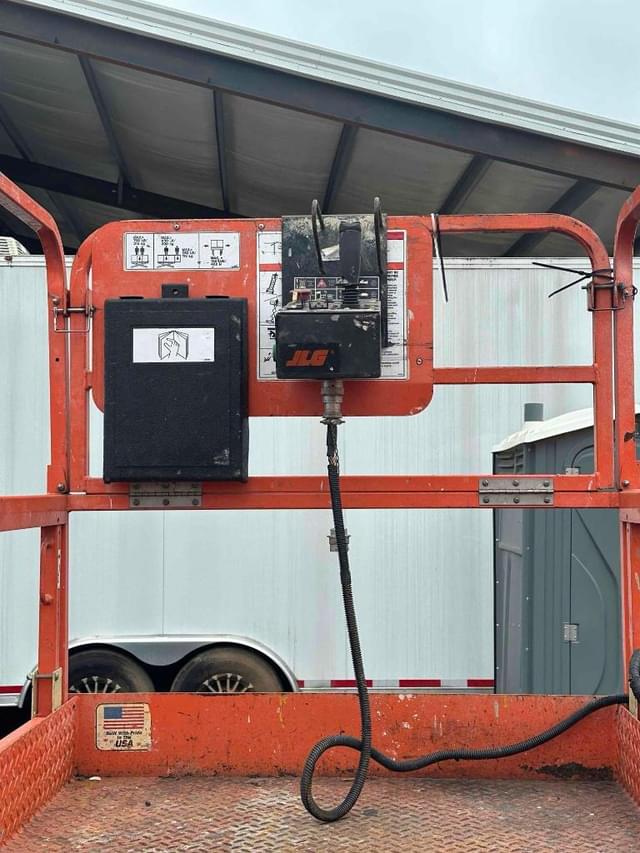 Image of JLG 3246E2 equipment image 2
