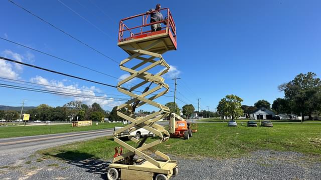 Image of JLG 3246E2 equipment image 1