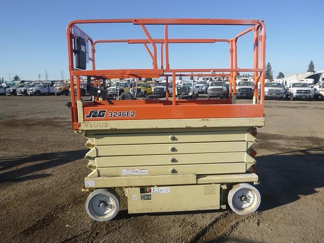 Image of JLG 3246E2 equipment image 4