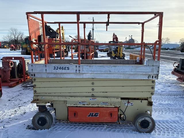 Image of JLG 3246ES equipment image 1