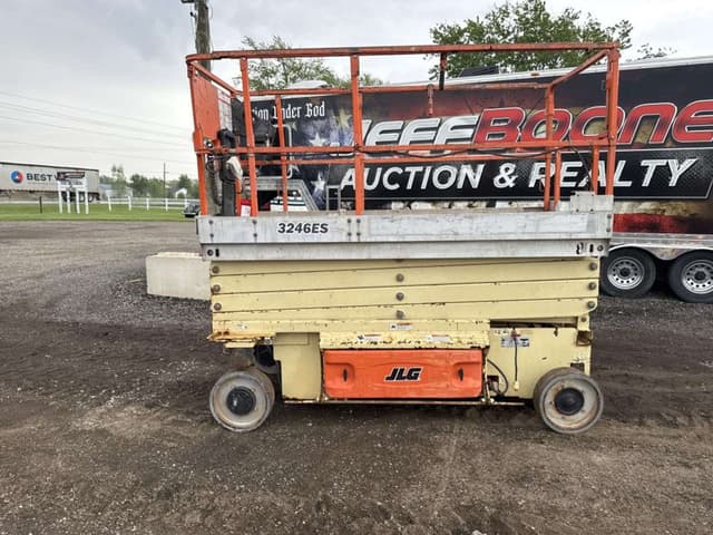 Image of JLG 3246ES equipment image 3