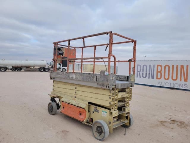 Image of JLG 3246ES equipment image 2