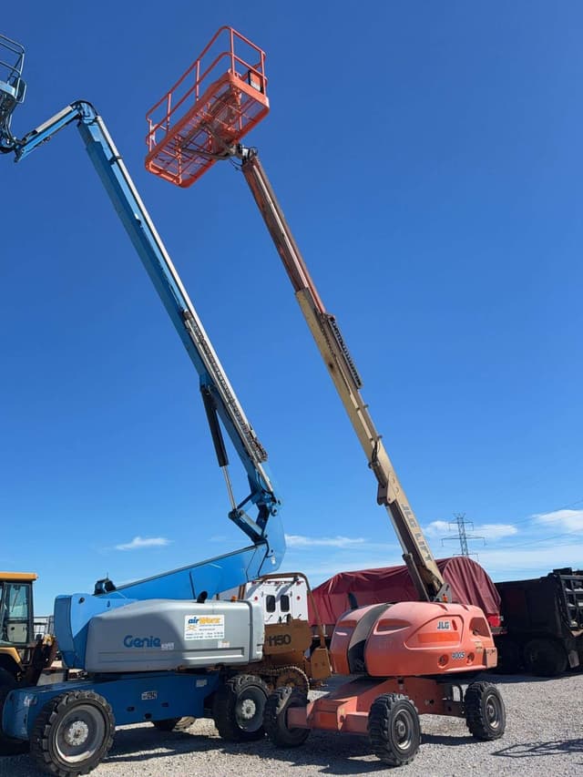 Image of JLG 400S equipment image 2