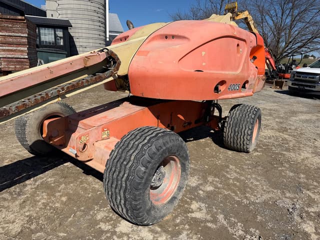 Image of JLG 400S equipment image 2