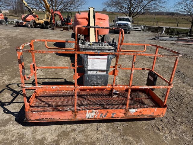 Image of JLG 400S equipment image 1