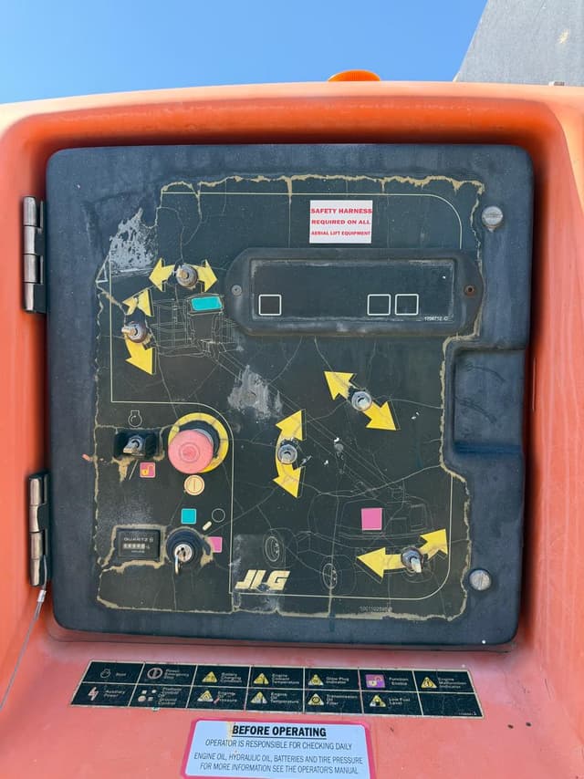 Image of JLG 400S equipment image 4