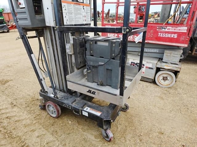 Image of JLG 41AM equipment image 4