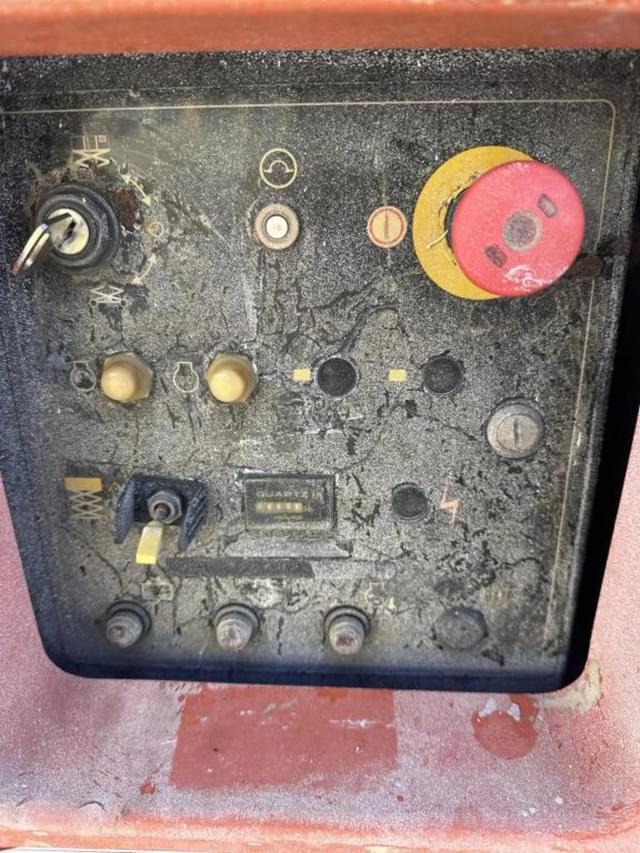 Image of JLG 4394RT equipment image 4