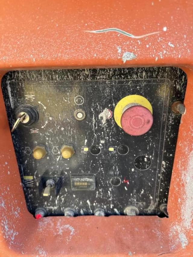 Image of JLG 4394RT equipment image 3