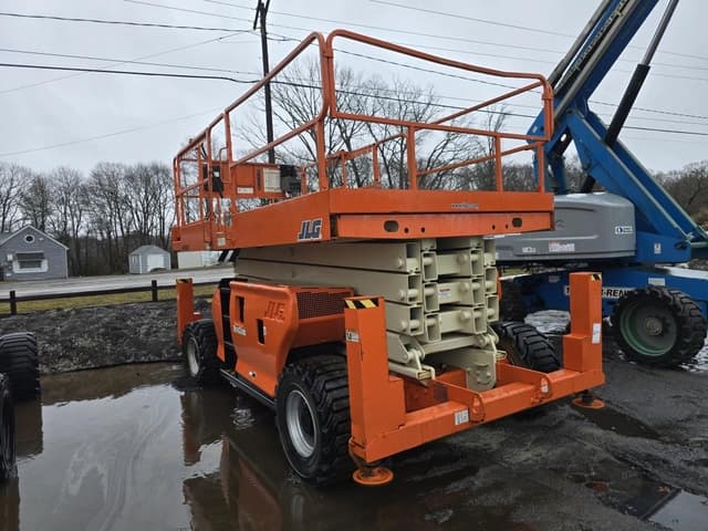 Image of JLG 4394RT equipment image 2