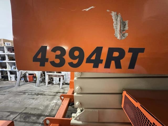 Image of JLG 4394RT equipment image 4