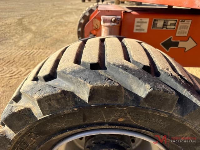 Image of JLG 450AJ equipment image 4