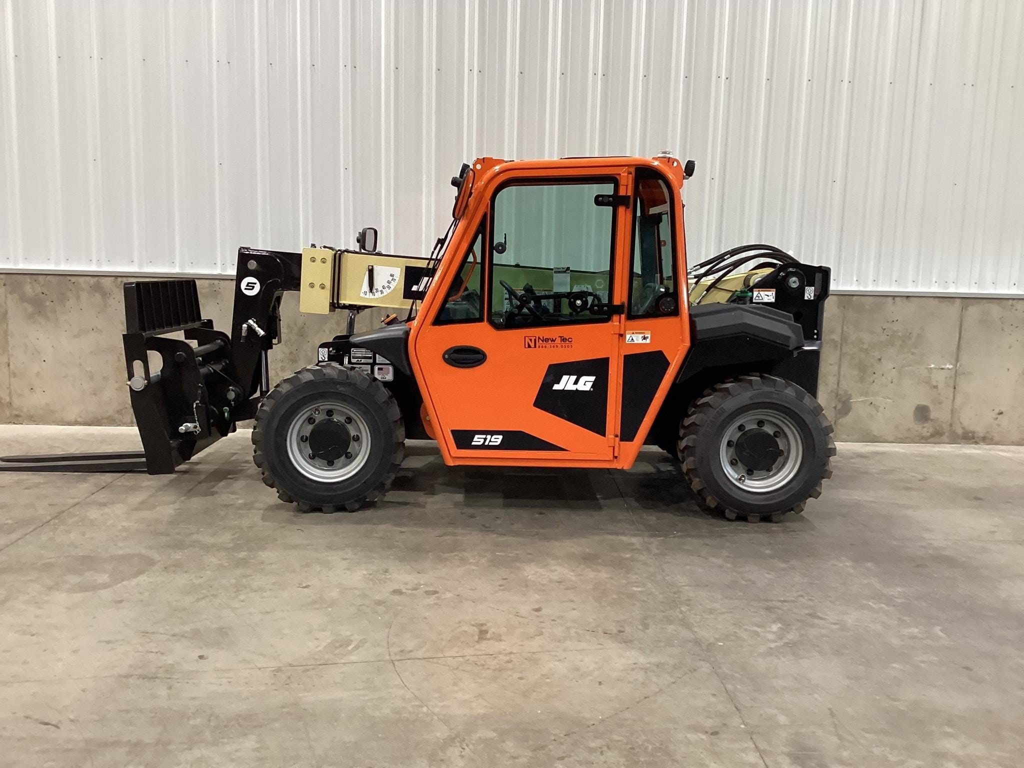 2025 JLG 519 Image