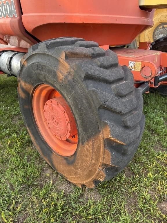 Image of JLG 600A equipment image 4