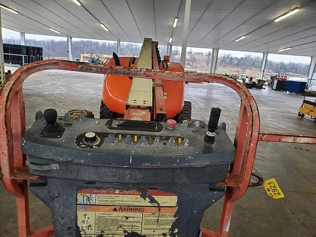 Image of JLG 600A equipment image 1