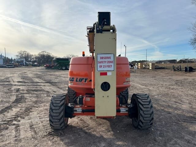 Image of JLG 600AJ equipment image 4