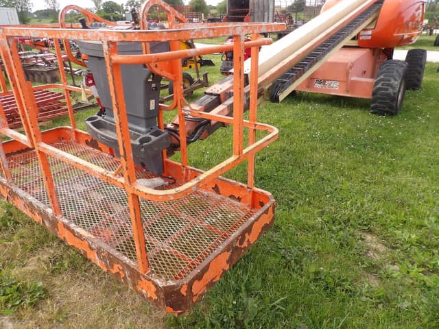 Image of JLG 600S equipment image 2