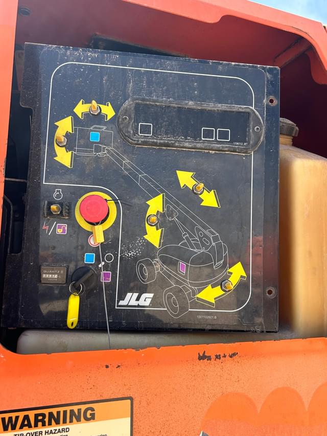 Image of JLG 600S equipment image 3