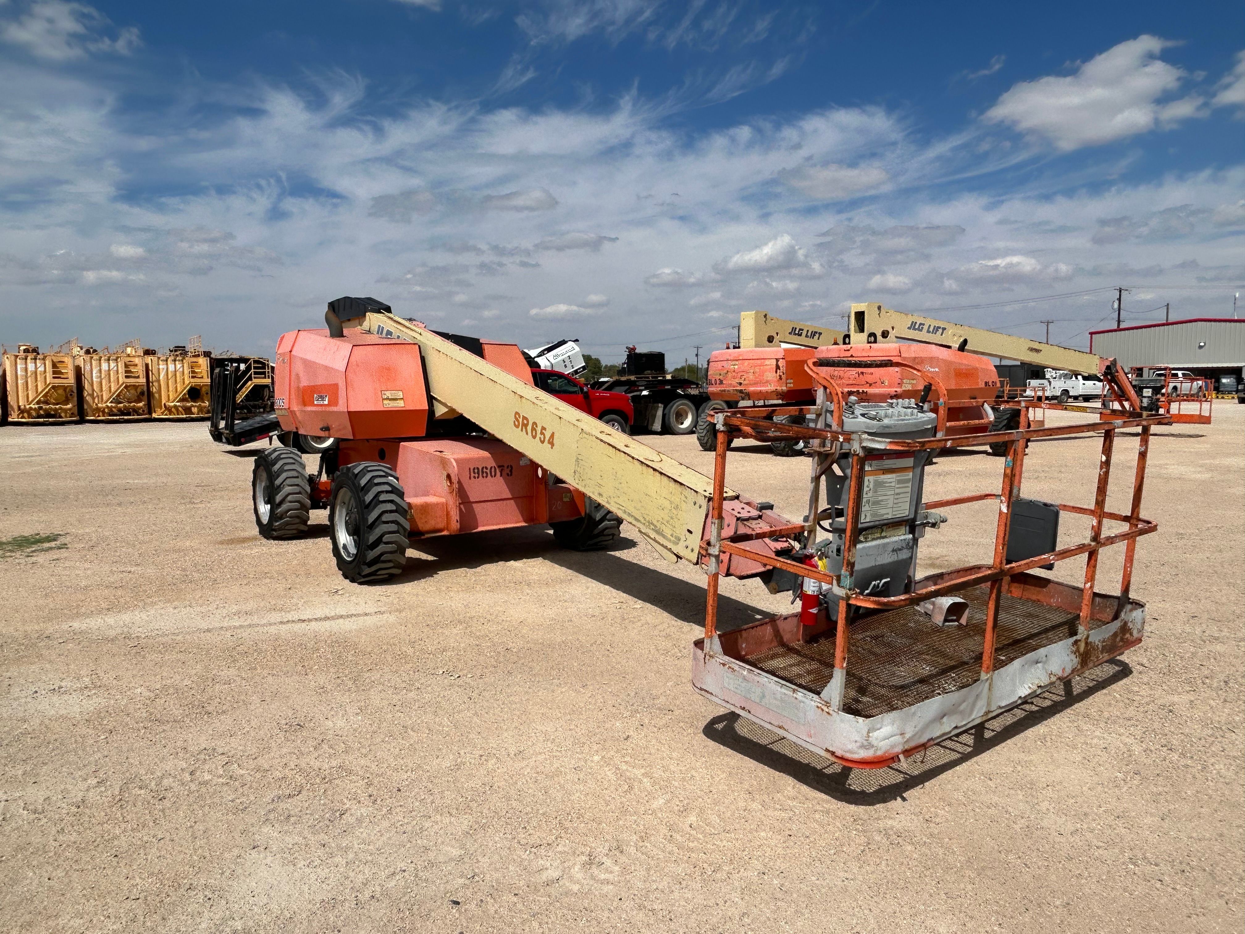 JLG 600S Equipment Image0