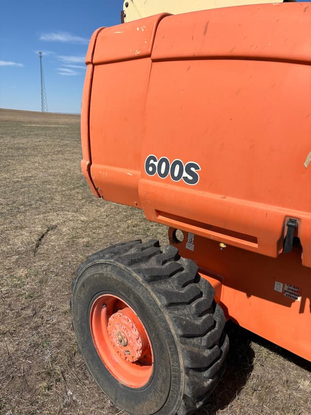 Image of JLG 600S equipment image 2