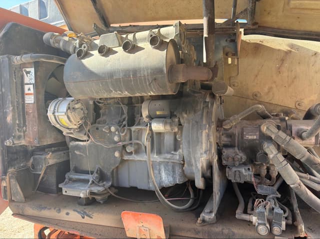 Image of JLG 600S equipment image 4