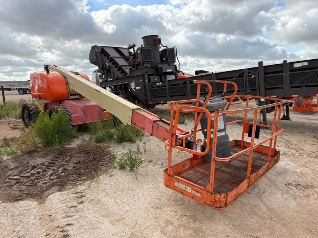 JLG 600S Equipment Image0
