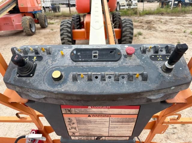 Image of JLG 600S equipment image 2