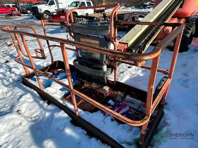 Image of JLG 600S equipment image 1