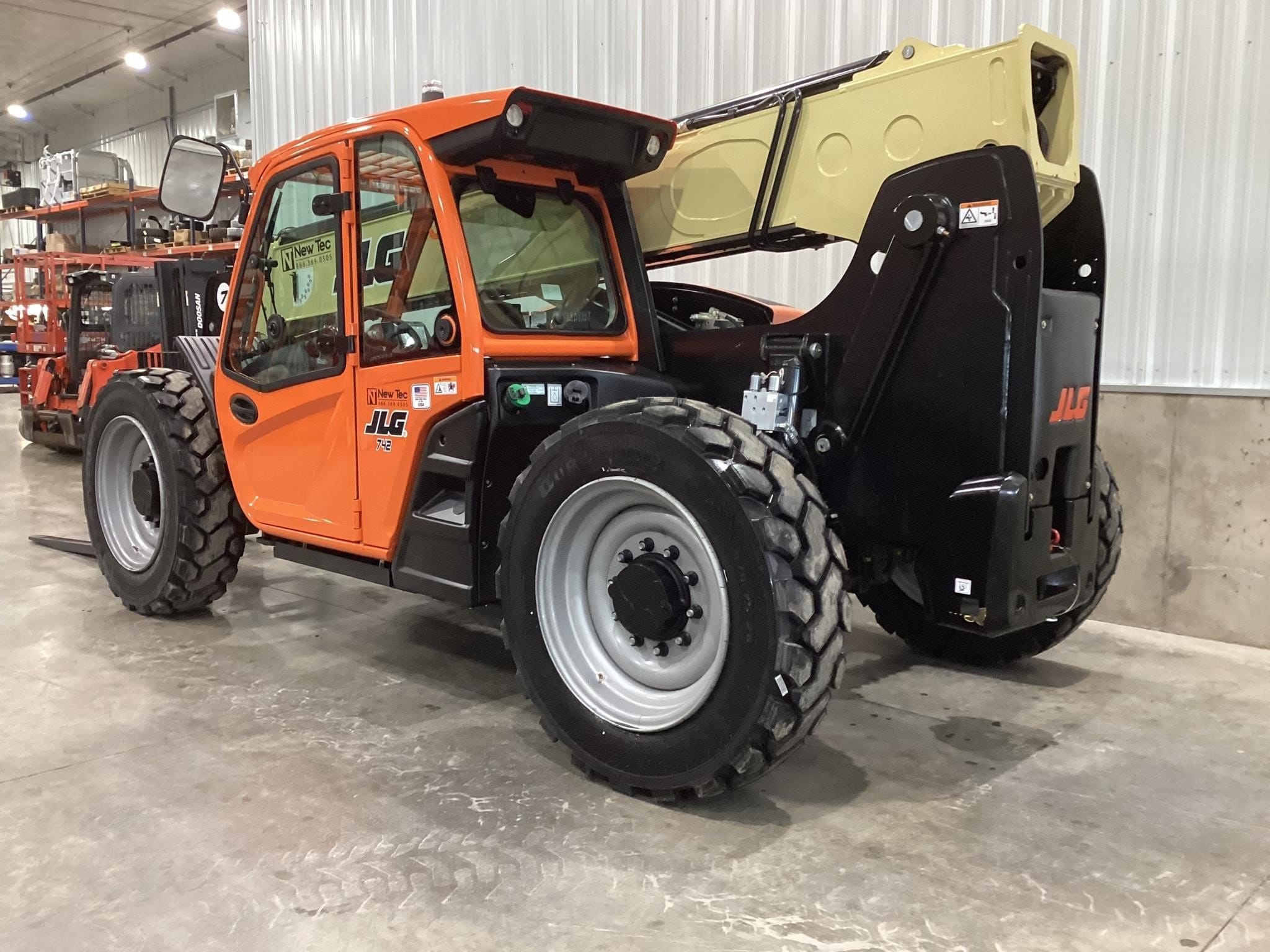 2025 JLG 742 Equipment Image0