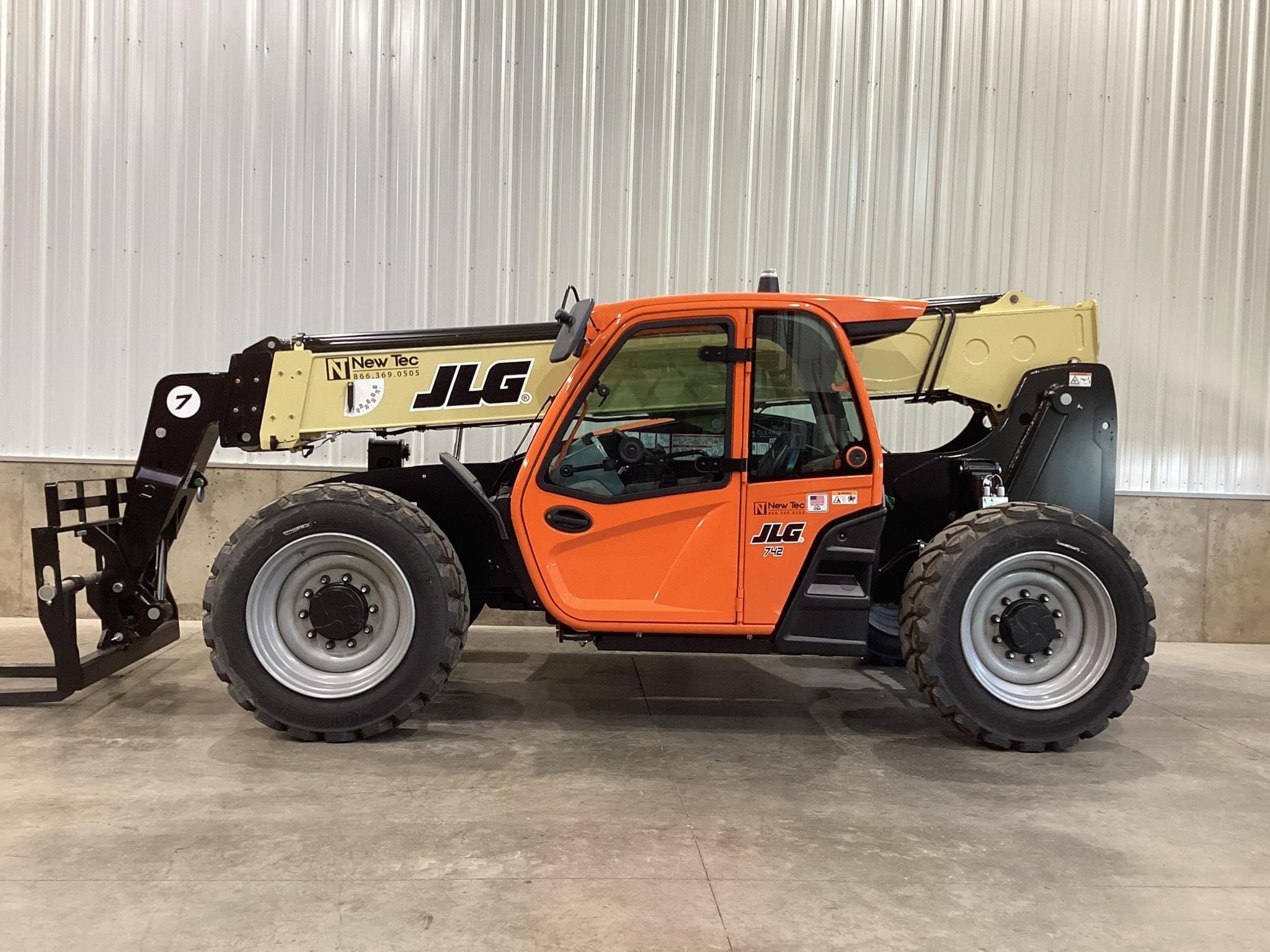 2026 JLG 742 Equipment Image0
