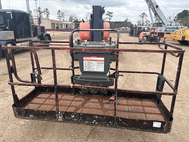 Image of JLG 800AJ equipment image 3