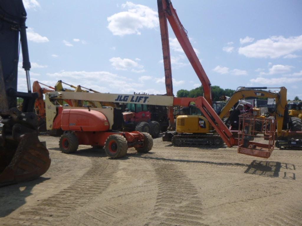 Main image JLG 800AJ