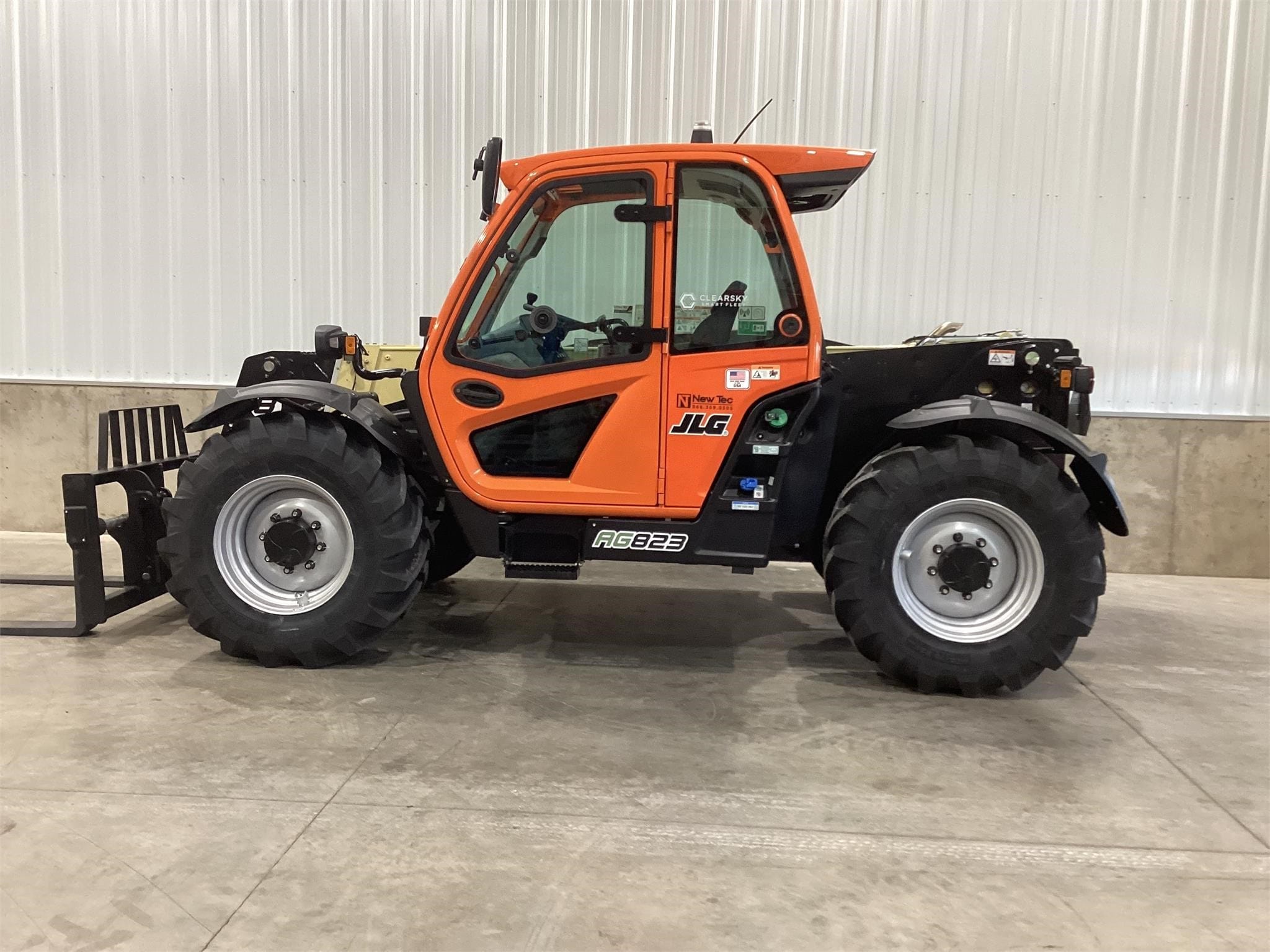 2024 JLG AG823 Equipment Image0