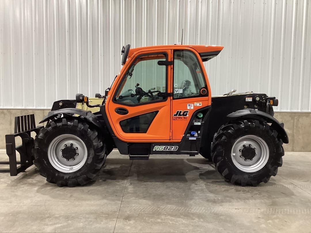 Image of JLG AG823 Image 0
