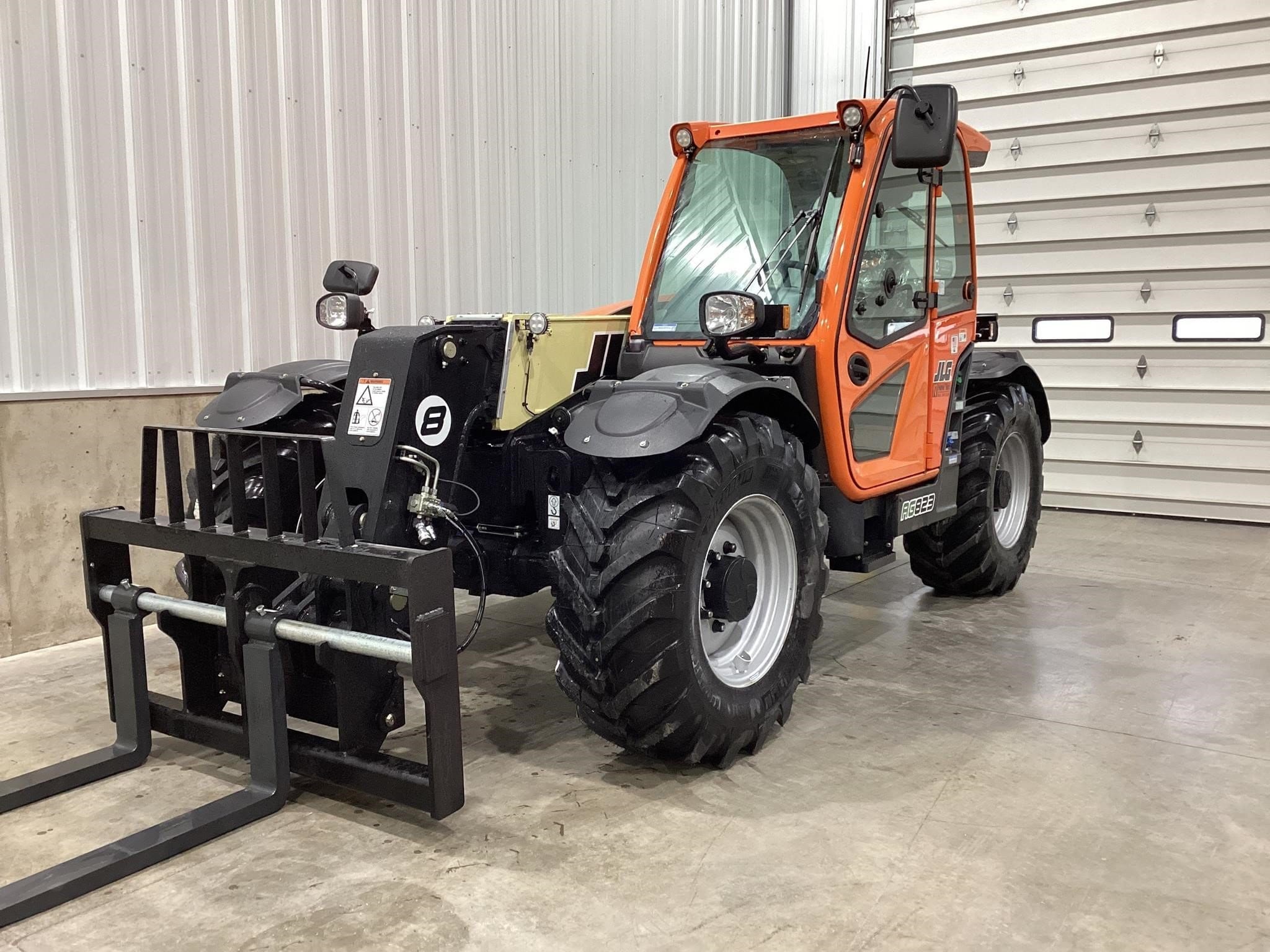 2025 JLG AG823 Equipment Image0