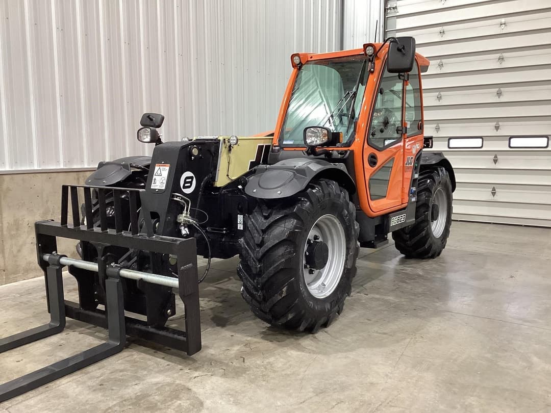 Image of JLG AG823 Image 0